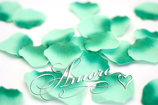Picture of Silk Rose Petals Variegated Green Clover-2 Tones